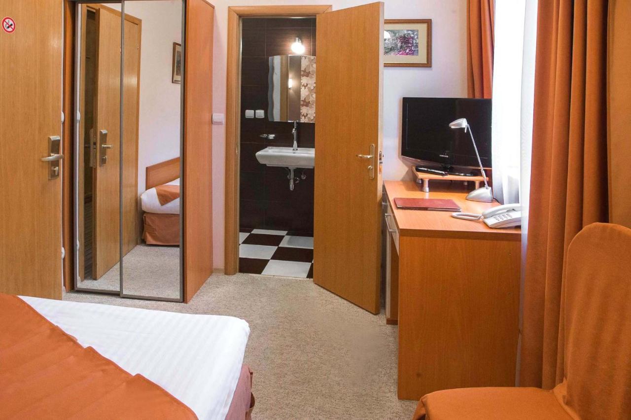 Economy Room In Hotel Eney Lviv Dış mekan fotoğraf