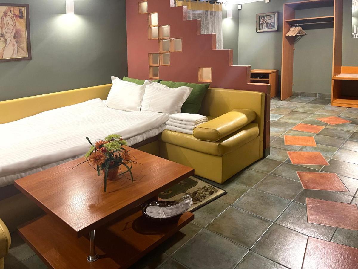Economy Room In Hotel Eney Lviv Dış mekan fotoğraf