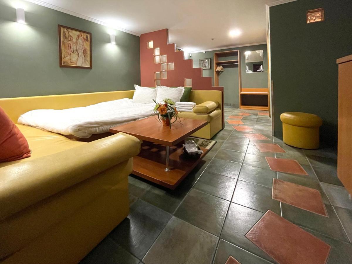 Economy Room In Hotel Eney Lviv Dış mekan fotoğraf
