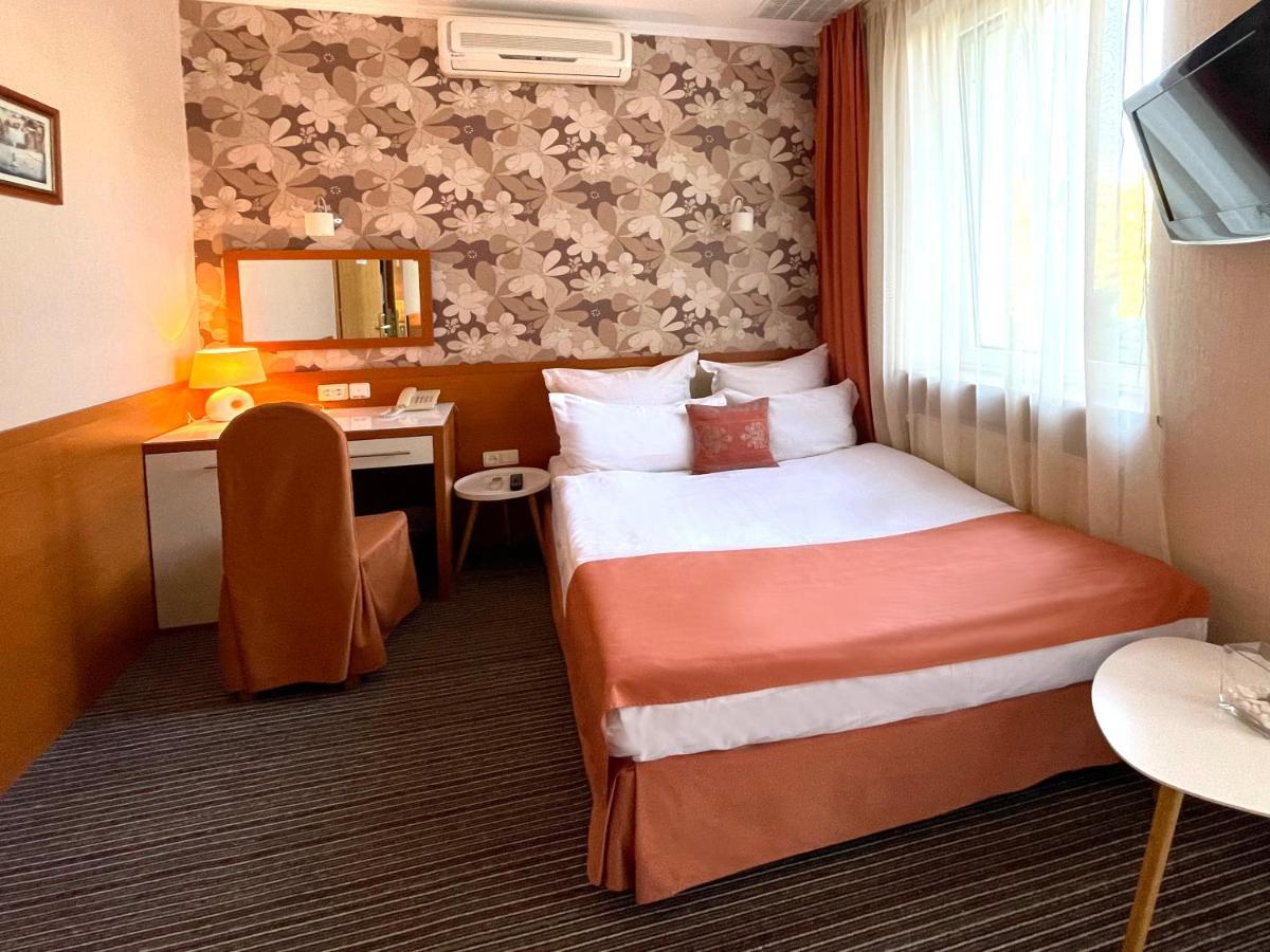Economy Room In Hotel Eney Lviv Dış mekan fotoğraf
