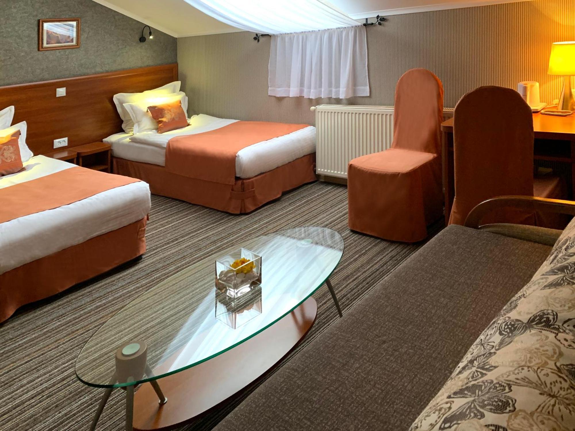 Economy Room In Hotel Eney Lviv Dış mekan fotoğraf