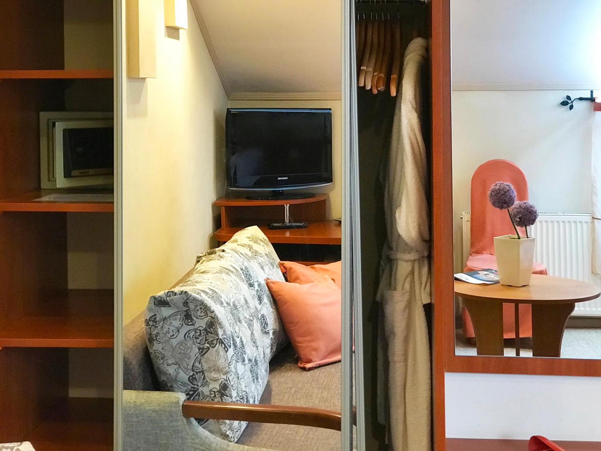 Economy Room In Hotel Eney Lviv Oda fotoğraf
