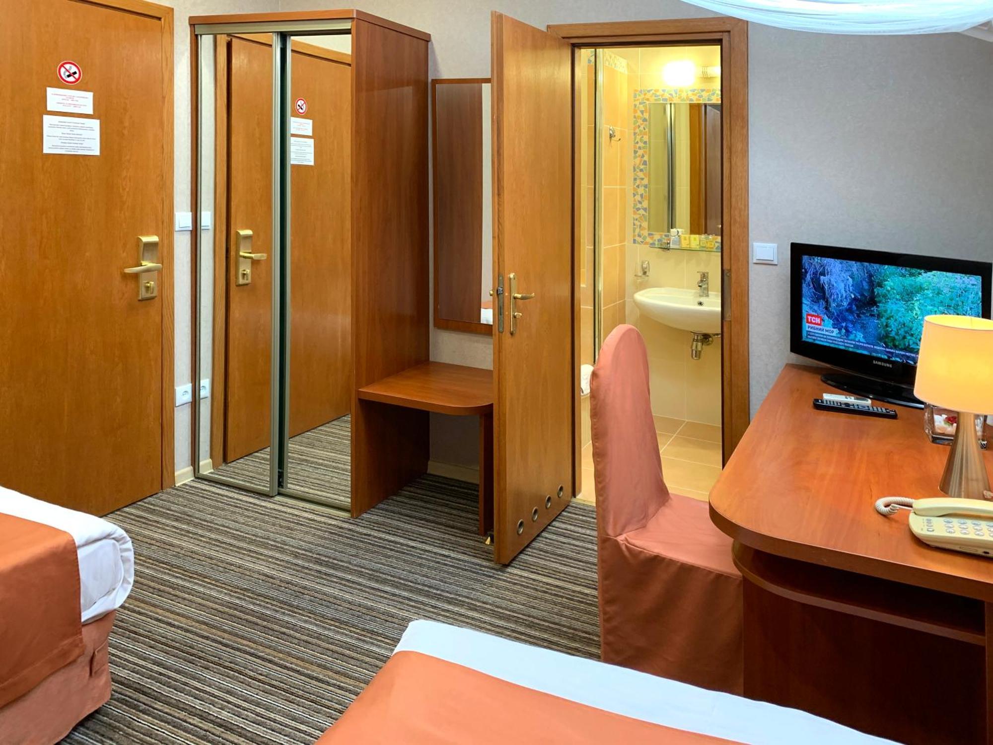 Economy Room In Hotel Eney Lviv Dış mekan fotoğraf