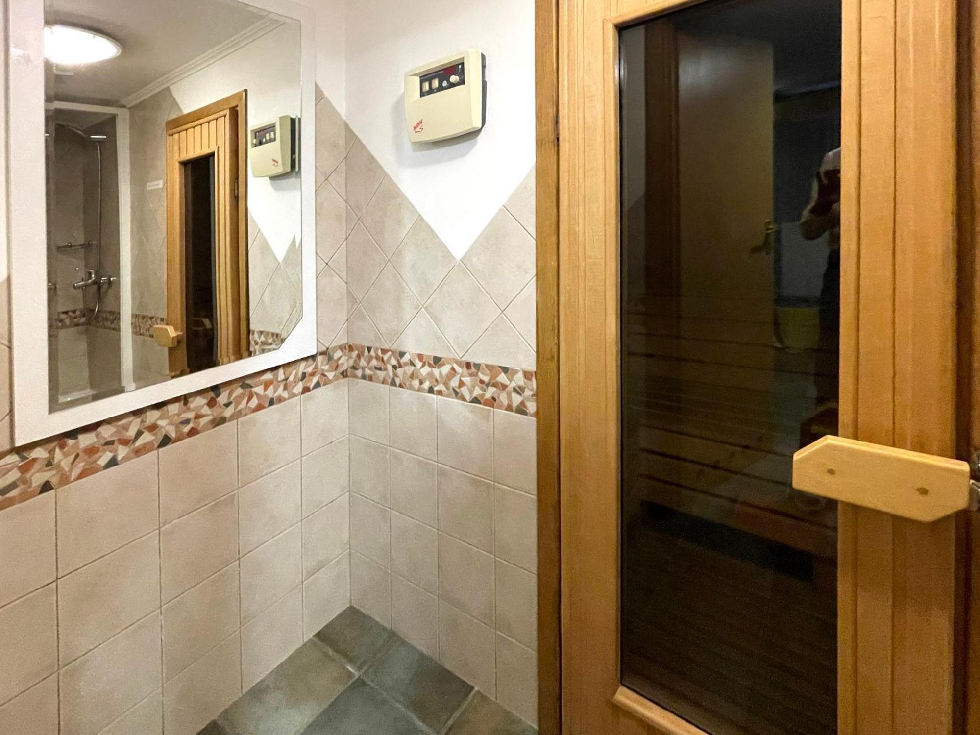 Economy Room In Hotel Eney Lviv Oda fotoğraf